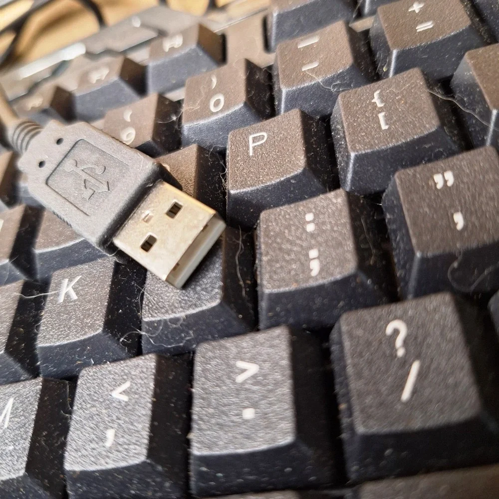 Azza‎ Gaming Keyboard 9 Internet/Media Hot keys Plug & Play compatible Windows